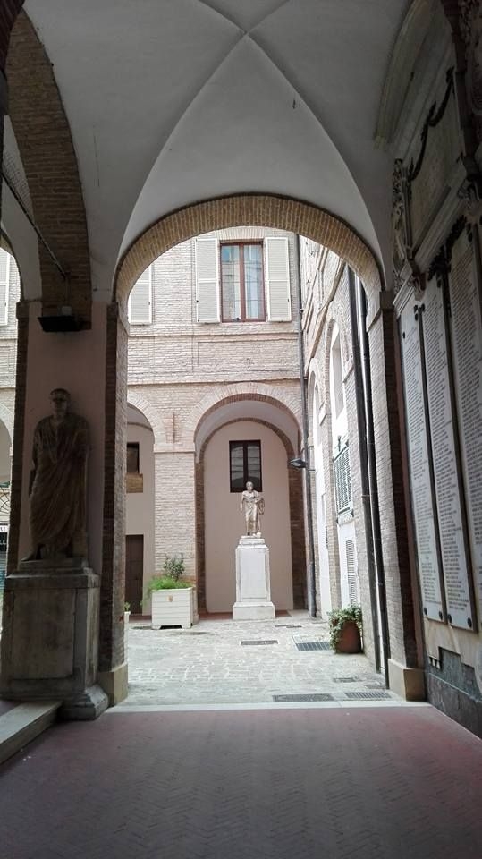 Esposizione Archeologica del Palazzo Comunale di Macerata